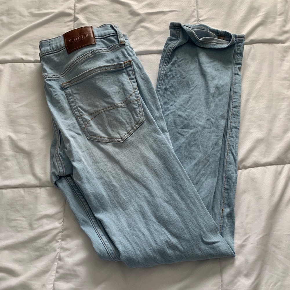 Ripped men’s hollister jeans